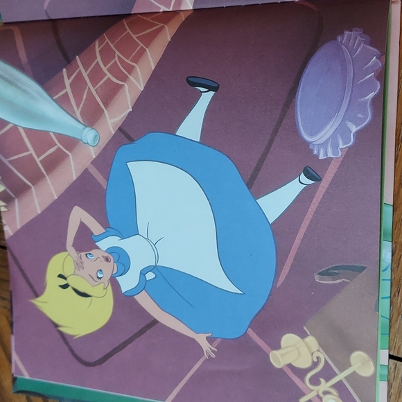 Disney Alice in Wonderland Curiouser and Curiouser - Picture 7 of 12